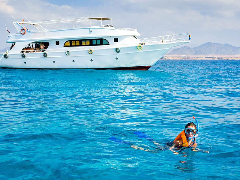 Snorkeling Private boat Hurghada